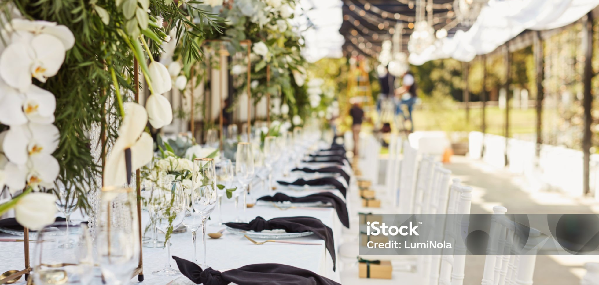 DÉCORATION DE TABLES ET BUFFETS